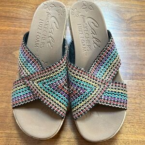 EUC Cali Skechers Luxe Foam wedge sandals size 7